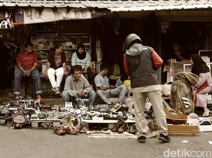 Panduan ke Pasar Barang Bekas Jatinegara, Cari Apa Aja Ada