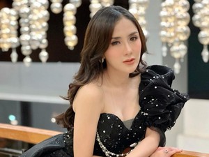 Ucie Sucita Nggak Bisa Diam saat Liburan