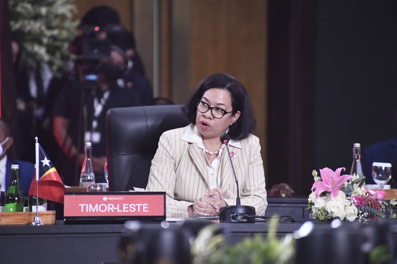 Para Menteri Luar Negeri (Menlu) negara-negara ASEAN serta Sekretaris Jenderal ASEAN berfoto bersama sebelum memulai pertemuan 32nd ASEAN Coordinating Council (ACC) Meeting di Nusantara Hall, Sekretariat ASEAN, pada Jumat (3/2/2023). Para Menteri Luar Negeri (Menlu) negara-negara ASEAN serta Sekretaris Jenderal ASEAN berfoto bersama sebelum memulai pertemuan 32nd ASEAN Coordinating Council (ACC) Meeting di Nusantara Hall, Sekretariat ASEAN, pada Jumat (3/2/2023). (Dok. Kementerian Luar Negeri (Kemlu) RI)