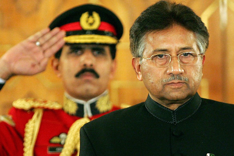 Mantan Presiden Pakistan, Pervez Musharraf berbicara kepada anggota Komunitas Pakistan Inggris pada tanggal 2 Oktober 2010 di Birmingham, Inggris. Mantan Presiden Pakistan, Pervez Musharraf berbicara kepada anggota Komunitas Pakistan Inggris pada tanggal 2 Oktober 2010 di Birmingham, Inggris. Musharraf baru-baru ini mengumumkan kembalinya dia ke politik garis depan, dengan peluncuran partai politik baru, 'Liga Muslim Seluruh Pakistan'. (Photo by Dan Kitwood/Getty Images)