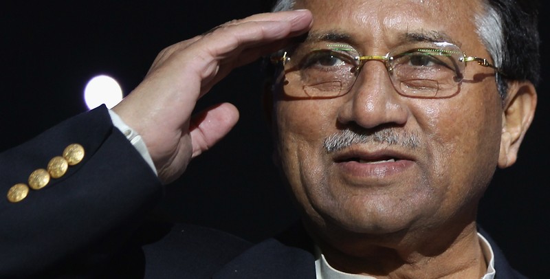 Mantan Presiden Pakistan, Pervez Musharraf berbicara kepada anggota Komunitas Pakistan Inggris pada tanggal 2 Oktober 2010 di Birmingham, Inggris. Mantan Presiden Pakistan, Pervez Musharraf berbicara kepada anggota Komunitas Pakistan Inggris pada tanggal 2 Oktober 2010 di Birmingham, Inggris. Musharraf baru-baru ini mengumumkan kembalinya dia ke politik garis depan, dengan peluncuran partai politik baru, 'Liga Muslim Seluruh Pakistan'. (Photo by Dan Kitwood/Getty Images)