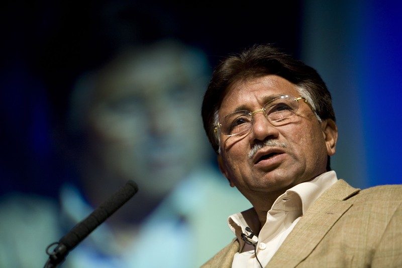 Mantan Presiden Pakistan, Pervez Musharraf berbicara kepada anggota Komunitas Pakistan Inggris pada tanggal 2 Oktober 2010 di Birmingham, Inggris. Mantan Presiden Pakistan, Pervez Musharraf berbicara kepada anggota Komunitas Pakistan Inggris pada tanggal 2 Oktober 2010 di Birmingham, Inggris. Musharraf baru-baru ini mengumumkan kembalinya dia ke politik garis depan, dengan peluncuran partai politik baru, 'Liga Muslim Seluruh Pakistan'. (Photo by Dan Kitwood/Getty Images)