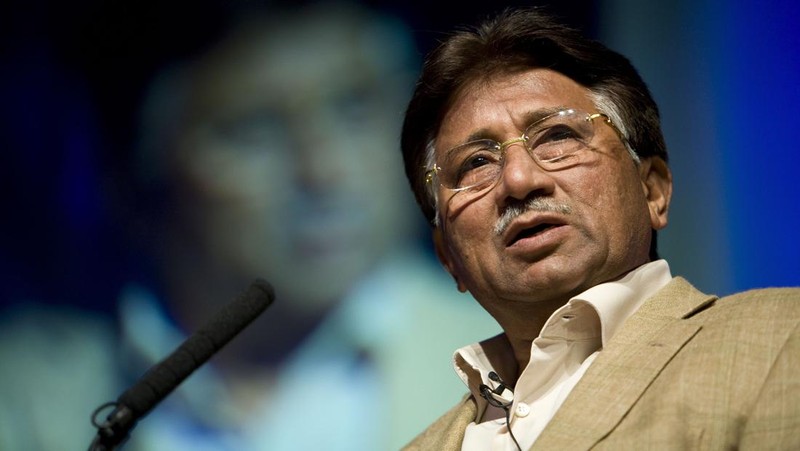 Mantan Presiden Pakistan, Pervez Musharraf berbicara kepada anggota Komunitas Pakistan Inggris pada tanggal 2 Oktober 2010 di Birmingham, Inggris. Musharraf baru-baru ini mengumumkan kembalinya dia ke politik garis depan, dengan peluncuran partai politik baru, 'Liga Muslim Seluruh Pakistan'.  (Photo by Dan Kitwood/Getty Images)