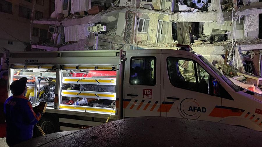 Gempa berkekuatan 7,8 mengguncang pusat Turki (AP/Associated Press staff)