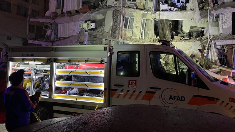 Gempa berkekuatan 7,8 mengguncang pusat Turki (AP/Associated Press staff)