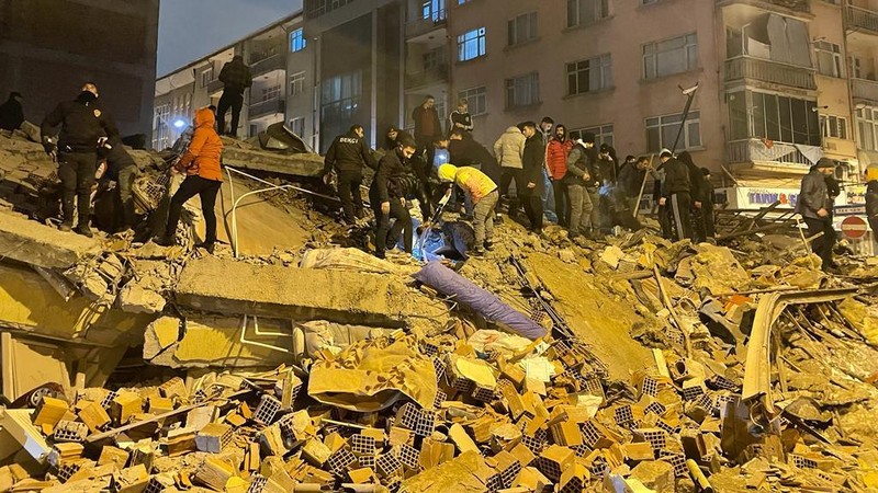 Gempa berkekuatan 7,8 mengguncang pusat Turki (AP/Associated Press staff)
