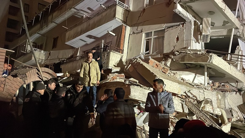Gempa berkekuatan 7,8 mengguncang pusat Turki (AP/Associated Press staff) Gempa berkekuatan 7,8 mengguncang pusat Turki (AP/Associated Press staff)