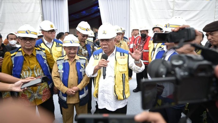 Kementerian Pekerjaan Umum dan Perumahan Rakyat (PUPR) memulai pembangunan ruas Jalan Tol Probolinggo-Banyuwangi tahap I Probolinggo hingga Besuki sepanjang 49,68 km. Kementerian Pekerjaan Umum dan Perumahan Rakyat (PUPR) memulai pembangunan ruas Jalan Tol Probolinggo-Banyuwangi tahap I Probolinggo hingga Besuki sepanjang 49,68 km. (Dok. Kementerian PUPR)