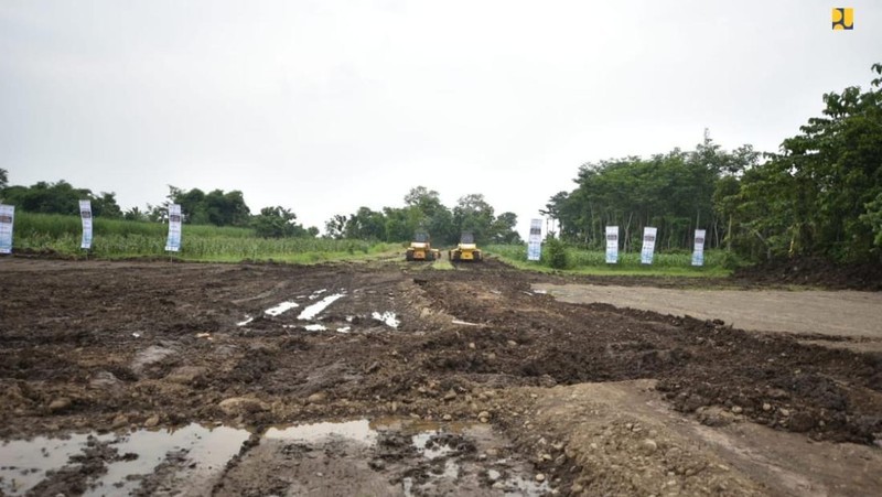 Kementerian Pekerjaan Umum dan Perumahan Rakyat (PUPR) memulai pembangunan ruas Jalan Tol Probolinggo-Banyuwangi tahap I Probolinggo hingga Besuki sepanjang 49,68 km. (Dok. Kementerian PUPR)