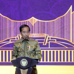 Gak Cuma Bauksit-Tembaga, Jokowi Bakal Setop Ekspor Emas!