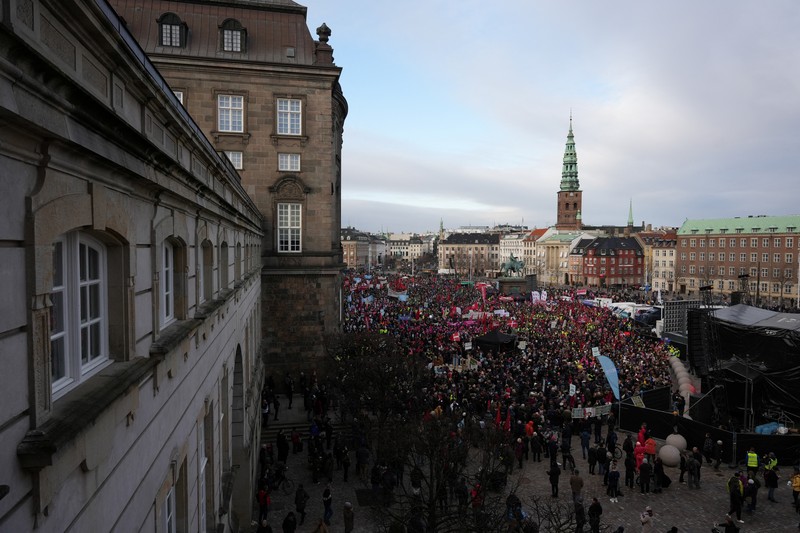 Ribuan orang Denmark memprotes pembatalan hari libur nasional. (via REUTERS/RITZAU SCANPIX) Ribuan orang Denmark memprotes pembatalan hari libur nasional. (via REUTERS/RITZAU SCANPIX)