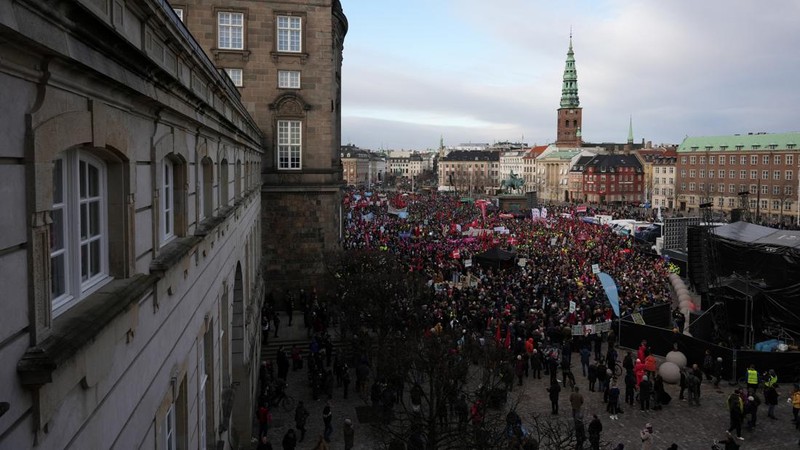 Ribuan orang Denmark memprotes pembatalan hari libur nasional. (via REUTERS/RITZAU SCANPIX)