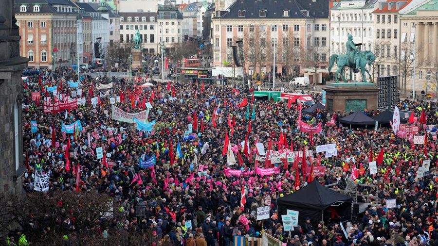 Ribuan orang Denmark memprotes pembatalan hari libur nasional. (via REUTERS/RITZAU SCANPIX)