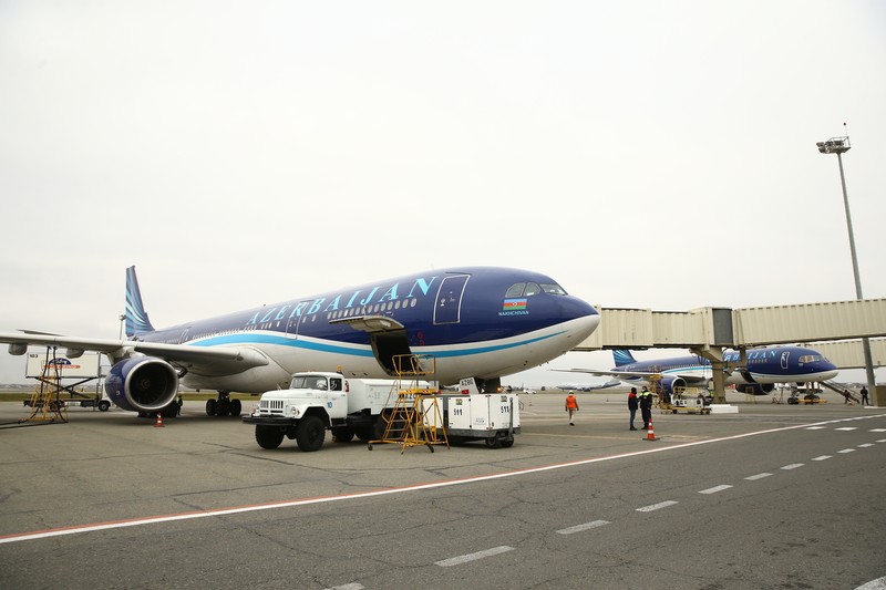Tim yang berafiliasi dengan Kementerian Situasi Darurat Azerbaijan berangkat dari Baku, Azerbaijan untuk membantu operasi pencarian dan penyelamatan setelah gempa berkekuatan 7,7 melanda Turkiye pada 06 Februari 2023. Tim yang berafiliasi dengan Kementerian Situasi Darurat Azerbaijan berangkat dari Baku, Azerbaijan untuk membantu operasi pencarian dan penyelamatan setelah gempa berkekuatan 7,7 melanda Turkiye pada 06 Februari 2023. Otoritas Manajemen Bencana dan Darurat (AFAD) Turkiye mengatakan gempa berkekuatan 7,7 melanda pada 4,17 pagi (0117GMT) dan dipusatkan di distrik Pazarcik di provinsi selatan Kahramanmaras, Turkiye. Provinsi Gaziantep, Sanliurfa, Diyarbakir, Adana, Adiyaman, Malatya, Osmaniye, Hatay, dan Kilis sangat terpengaruh oleh gempa tersebut. (Resul Rehimov/Anadolu Agency via Getty Images)