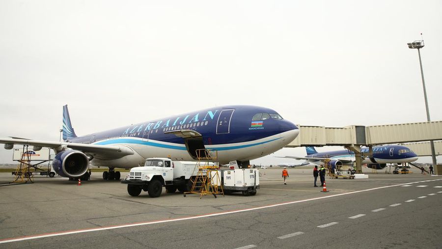 Tim yang berafiliasi dengan Kementerian Situasi Darurat Azerbaijan berangkat dari Baku, Azerbaijan untuk membantu operasi pencarian dan penyelamatan setelah gempa berkekuatan 7,7 melanda Turkiye pada 06 Februari 2023. Otoritas Manajemen Bencana dan Darurat (AFAD) Turkiye mengatakan gempa berkekuatan 7,7 melanda pada 4,17 pagi (0117GMT) dan dipusatkan di distrik Pazarcik di provinsi selatan Kahramanmaras, Turkiye. Provinsi Gaziantep, Sanliurfa, Diyarbakir, Adana, Adiyaman, Malatya, Osmaniye, Hatay, dan Kilis sangat terpengaruh oleh gempa tersebut. (Resul Rehimov/Anadolu Agency via Getty Images)