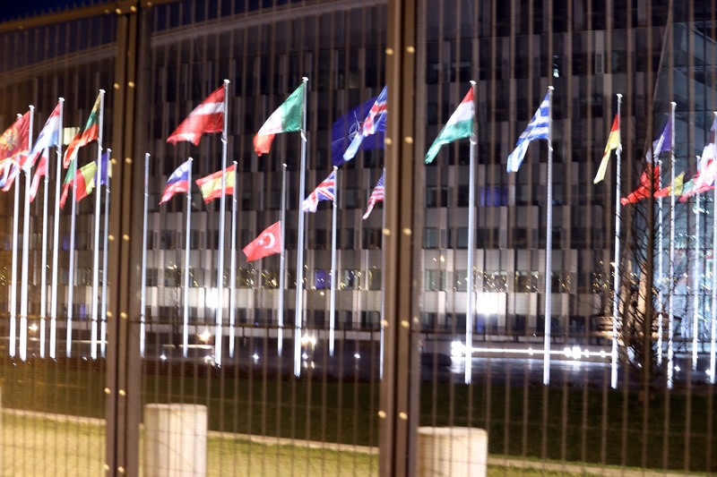 Bendera Turki berkibar setengah tiang setelah Turkiye mengumumkan 7 hari berkabung nasional setelah gempa bumi mematikan di Ankara, Turkiye pada 06 Februari 2023. (Anadolu Agency via Getty Images) Bendera Turki berkibar setengah tiang setelah Turkiye mengumumkan 7 hari berkabung nasional setelah gempa bumi mematikan di Ankara, Turkiye pada 06 Februari 2023. (Anadolu Agency via Getty Images)s)