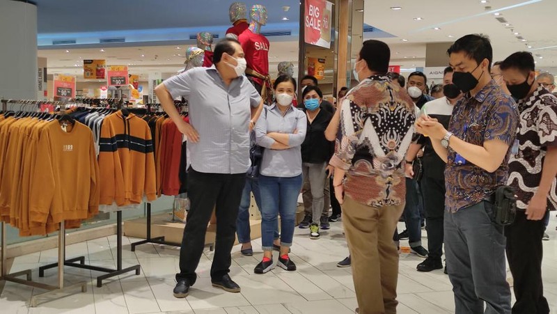 Chairul Tanjung meninjau langsung ke Transmart