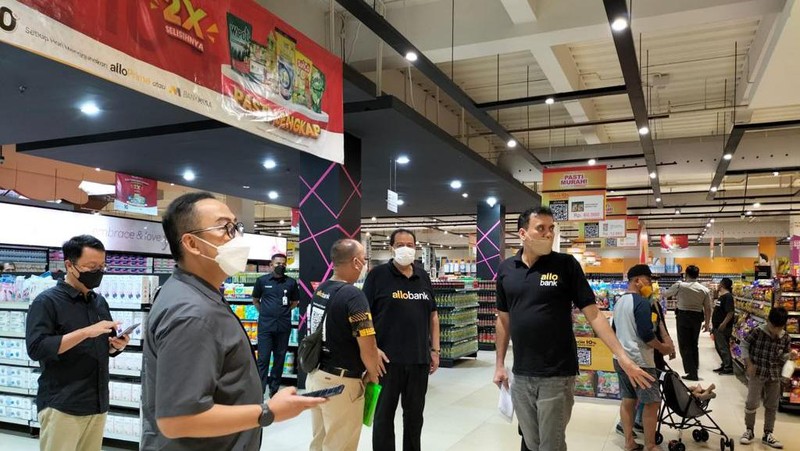Chairul Tanjung meninjau langsung ke Transmart