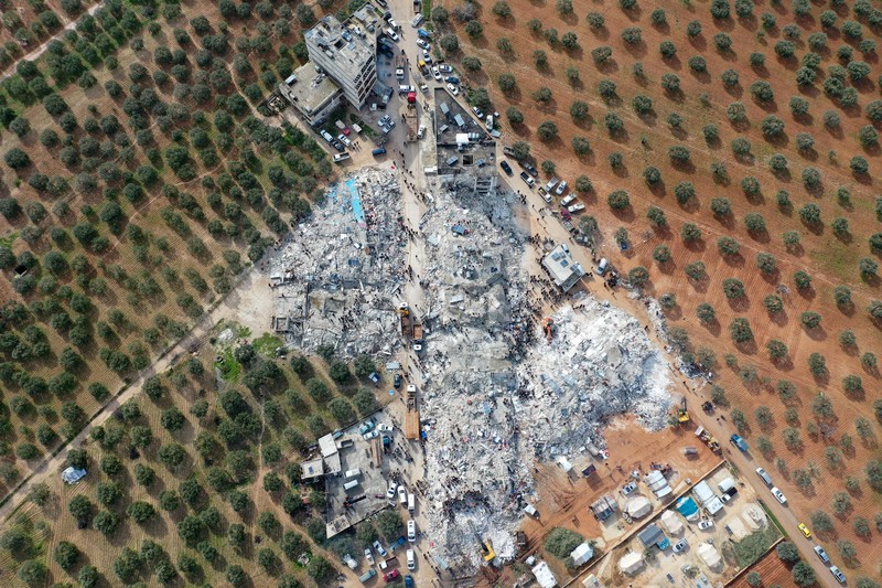 Foto udara menunjukkan bangunan yang rusak dan runtuh setelah gempa bumi di Kahramanmaras, Turki 6 Februari 2023. (via REUTERS/IHLAS NEWS AGENCY (IHA)
