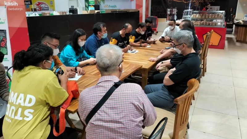 Chairul Tanjung meninjau langsung ke Transmart. (Foto: Istimewa)