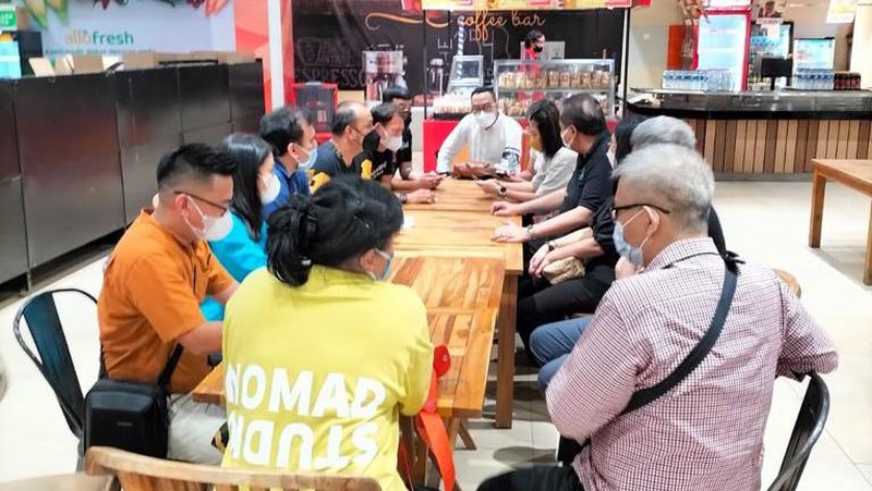 Chairul Tanjung meninjau langsung ke Transmart. (Foto: Istimewa)