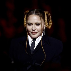 Wajah Madonna Berubah, Sampai Tak Dikenali di Grammy Awards