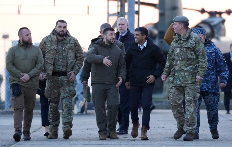 Perdana Menteri Inggris Rishi Sunak menjamu Presiden Ukraina, Volodymyr Zelensky di Downing Street nomor 10 pada 8 Februari 2023 di London, Inggris, Inggris. (Getty Images/WPA Pool) Perdana Menteri Inggris Rishi Sunak menjamu Presiden Ukraina, Volodymyr Zelensky di Downing Street nomor 10 pada 8 Februari 2023 di London, Inggris, Inggris. (Getty Images/WPA Pool)