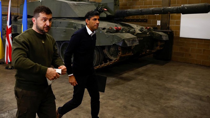 Perdana Menteri Inggris Rishi Sunak menjamu Presiden Ukraina, Volodymyr Zelensky di Downing Street nomor 10 pada 8 Februari 2023 di London, Inggris, Inggris. (Getty Images/WPA Pool)