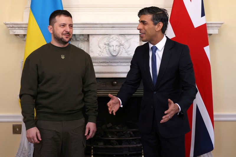 Perdana Menteri Inggris Rishi Sunak menjamu Presiden Ukraina, Volodymyr Zelensky di Downing Street nomor 10 pada 8 Februari 2023 di London, Inggris, Inggris. (Getty Images/WPA Pool)