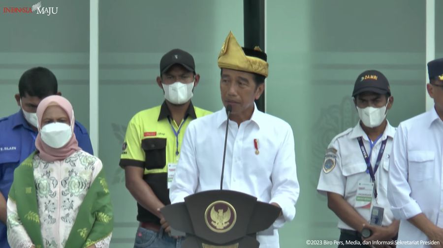 Presiden Jokowi resmikan Terminal Amplas dan Terminal Tanjung Pinggir, Medan, (9/2/2023). (Tangkapan layar youtube Setpres RI)