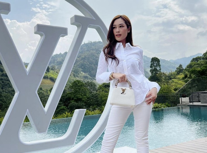 PT Capella Swastika Karya sendiri merupakan perusahaan yang didirikan oleh artis ternama, Poppy Capella. Hal tersebut diungkapkan langsung oleh Direktur PT Capella Swastika Karya Safa Attamimi saat jumpa pers, Rabu (8/2/2023) kemarin. (Tangkapan Layar Instagram @poppycapella_)