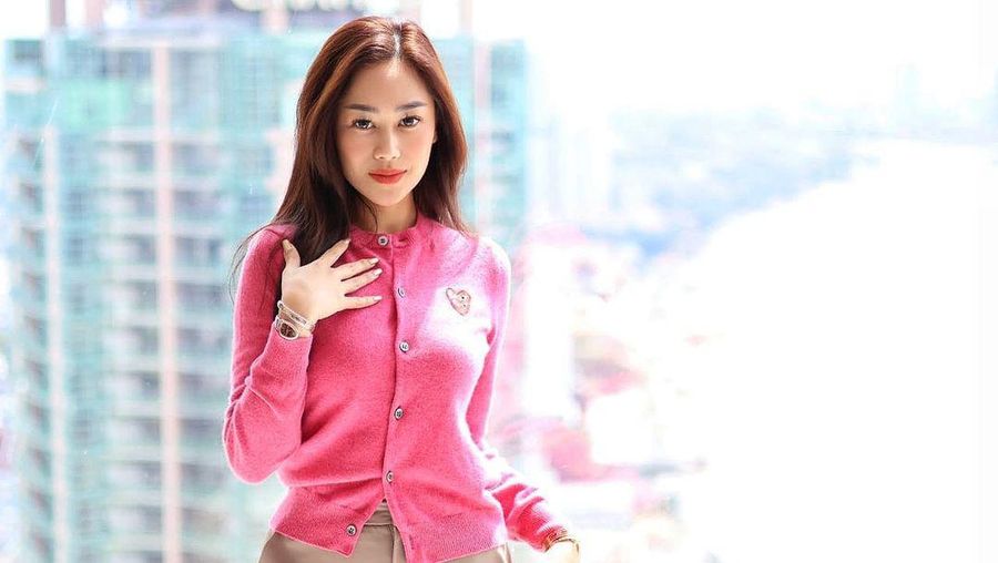 PT Capella Swastika Karya sendiri merupakan perusahaan yang didirikan oleh artis ternama, Poppy Capella. Hal tersebut diungkapkan langsung oleh Direktur PT Capella Swastika Karya Safa Attamimi saat jumpa pers, Rabu (8/2/2023) kemarin. (Tangkapan Layar Instagram @poppycapella_)