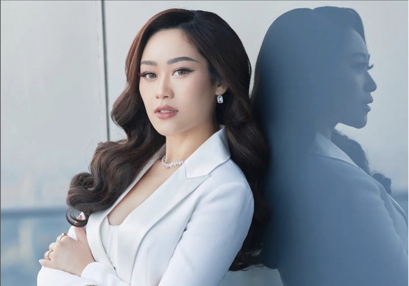 PT Capella Swastika Karya sendiri merupakan perusahaan yang didirikan oleh artis ternama, Poppy Capella. Hal tersebut diungkapkan langsung oleh Direktur PT Capella Swastika Karya Safa Attamimi saat jumpa pers, Rabu (8/2/2023) kemarin. (Tangkapan Layar Instagram @poppycapella_)