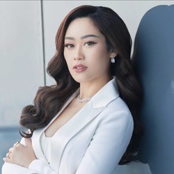 Ini Poppy Capella, dari Pedangdut Jadi Pemilik Miss Universe