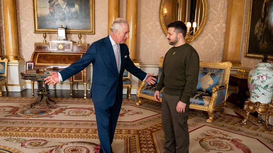 Perdana Menteri Inggris Rishi Sunak menjamu Presiden Ukraina, Volodymyr Zelensky di Downing Street nomor 10 pada 8 Februari 2023 di London, Inggris, Inggris. (Getty Images/WPA Pool)