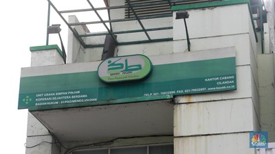 Unit Usaha Simpan Pinjam, Koperasi Sejahtera Bersama di Jakarta, Kamis (9/2/2023). (CNBC Indonesia/Muhammad Sabki) Unit Usaha Simpan Pinjam, Koperasi Sejahtera Bersama di Jakarta, Kamis (9/2/2023). (CNBC Indonesia/Muhammad Sabki)