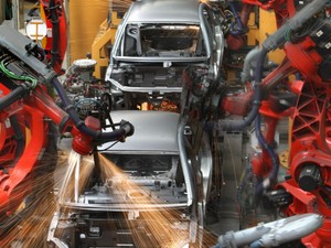Wanti-wanti di Balik Ngebutnya China Bikin Mobil Baru Cuma 18 Bulan