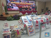 Ribuan Karung Beras Dimaling Pedagang, Bos Bulog Sudah Curiga