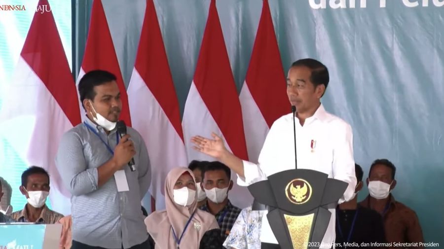 Sambutan Presiden Jokowi pada Penyerahan KUR 2023 dan Peluncuran Kartu Tani Digital,Jumat (10/2)