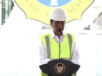 Jokowi Gelisah, Google dan Facebook Habisi Media!