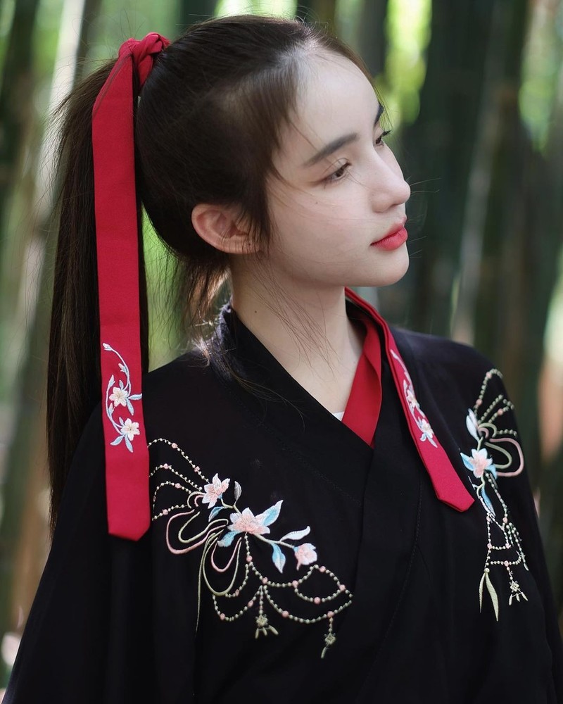 Yoshi Rinrada trangender cantik (Tangkapan layar Instagram @yoshirinrada)