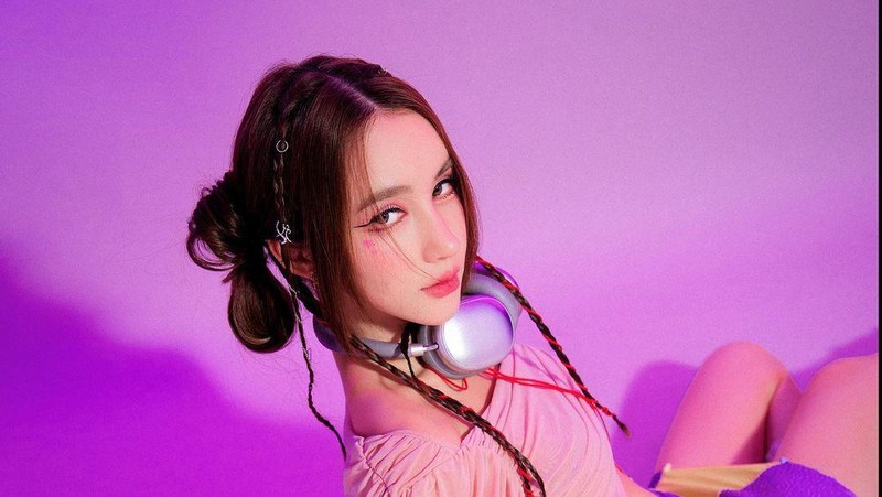 Yoshi Rinrada trangender cantik (Tangkapan layar Instagram @yoshirinrada)
