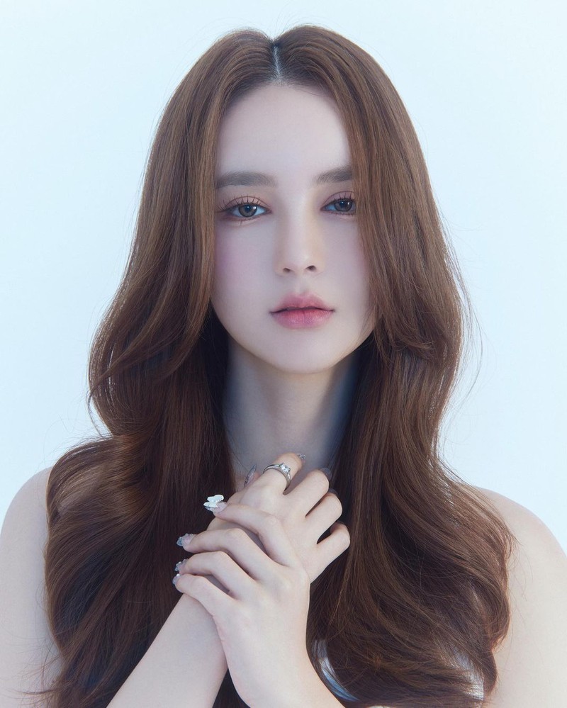 Yoshi Rinrada trangender cantik (Tangkapan layar Instagram @yoshirinrada)