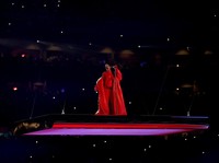 Hamil Anak ke-2, Rihanna Tampil Memukau di Acara Super Bowl