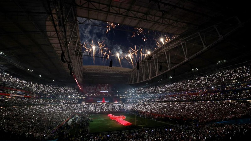 GLENDALE, ARIZONA - FEBRUARY 12: Rihanna performs onstage during the Apple Music Super Bowl LVII Halftime Show at State Farm Stadium on February 12, 2023 in Glendale, Arizona. (Photo by Gregory Shamus/Getty Images)