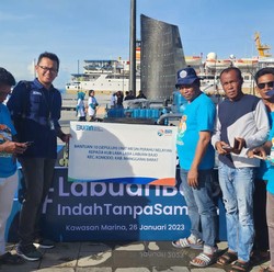 BRI Bagikan 10 Mesin Kapal Baru ke Nelayan di Labuan Bajo