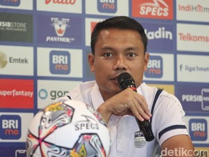 Dado Ogah Terlena dengan Catatan Luar Biasa Persib di Liga 1