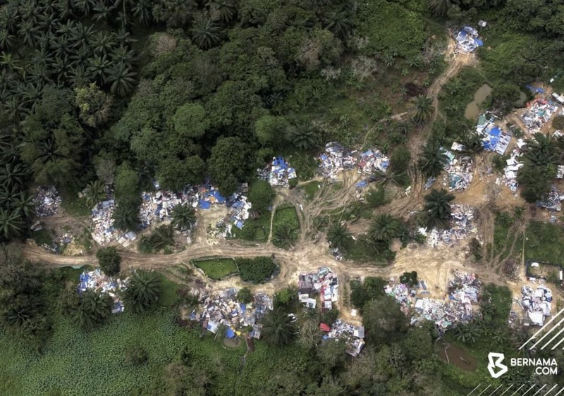 Perkampungan dalam Hutan Malaysia, Negeri Sembilan (Bernama.com via Facebook Jabatan Imigresen Malaysia)