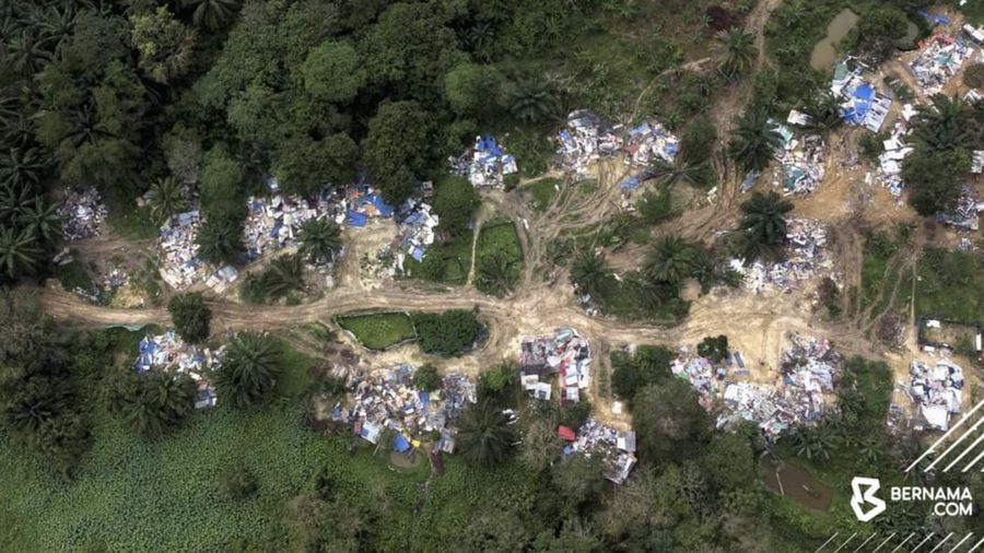Perkampungan dalam Hutan Malaysia, Negeri Sembilan (Bernama.com via Facebook Jabatan Imigresen Malaysia)