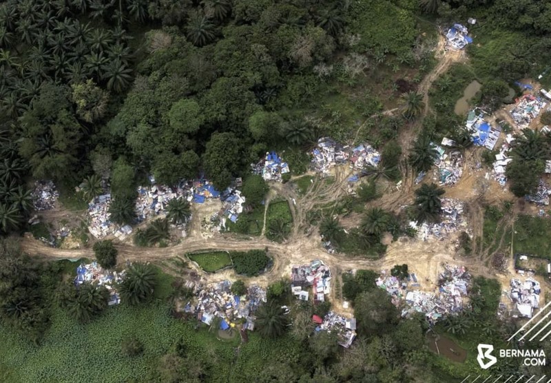 Perkampungan dalam Hutan Malaysia, Negeri Sembilan (Bernama.com via Facebook Jabatan Imigresen Malaysia)